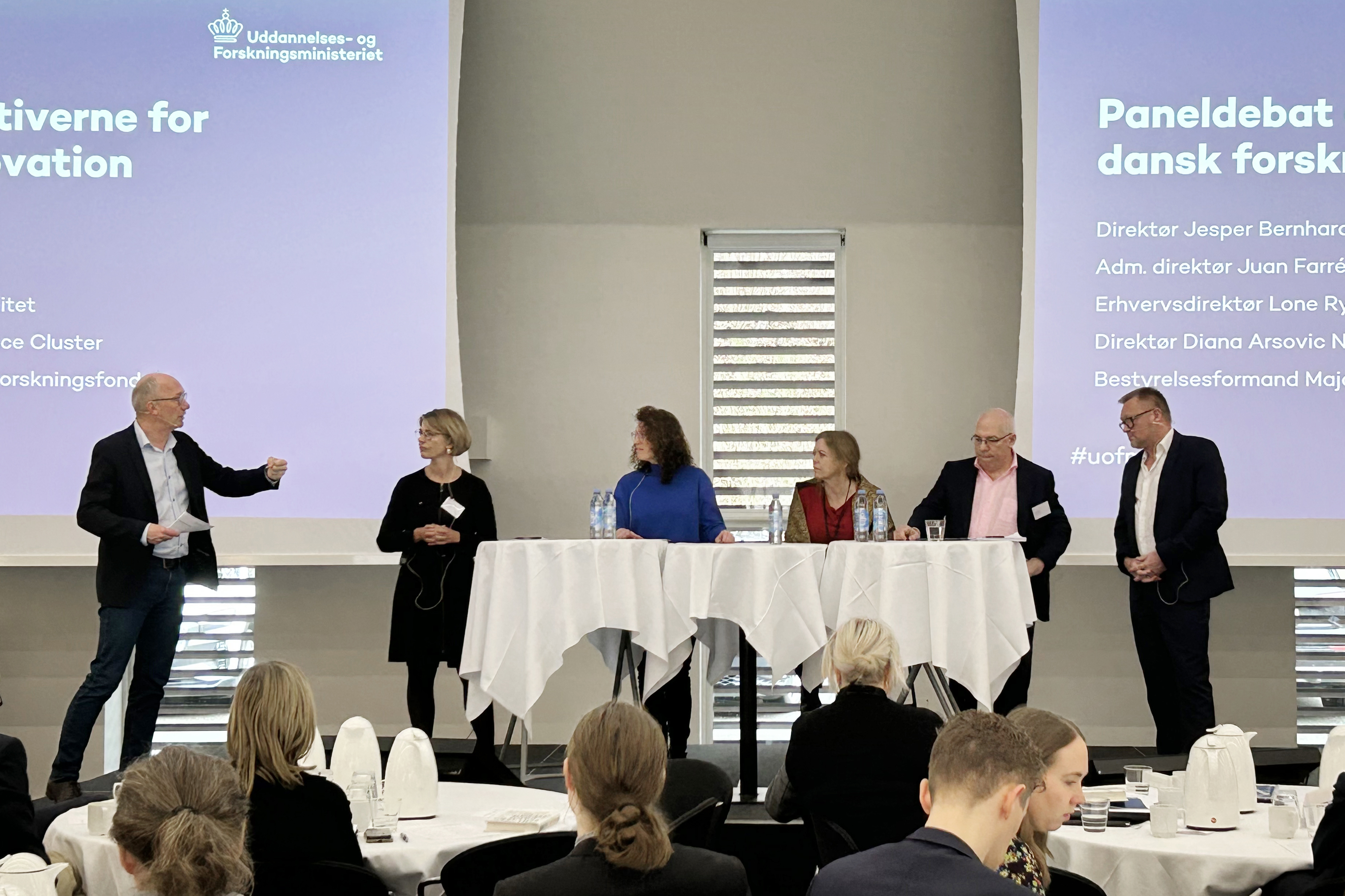 Paneldebat på Uddannelses- og Forskningsmødets 2. dag.