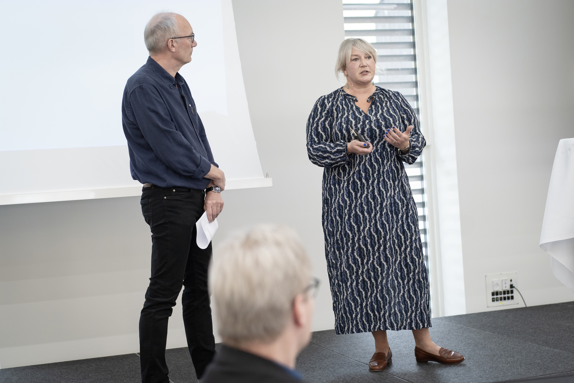 Velkomst til Uddannelses- og Forskningsmødet 2024 ved Uddannelses- og forskningsminister Christina Egelund sammen med moderator Niels Krause-Kjær