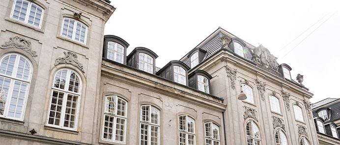 Uddannelses- og Forskningsministeriets departement har ansvar for ministerbetjening på uddannelses- og forskningsområdet.